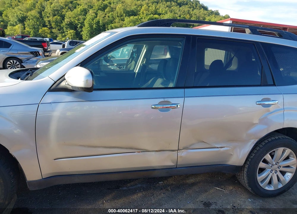 2011 SUBARU FORESTER 2.5X PREMIUM VIN: JF2SHBDC8BH726132