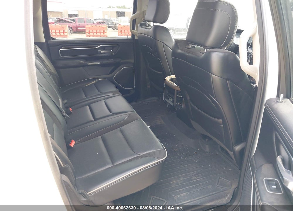 2022 RAM 1500 LAIE  4X4 5'7 BOX VIN: 1C6SRFJT3NN430696