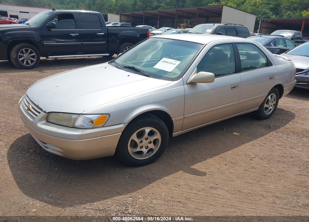 1998 TOYOTA CAMRY LE VIN: 4T1BG22KXWU352644