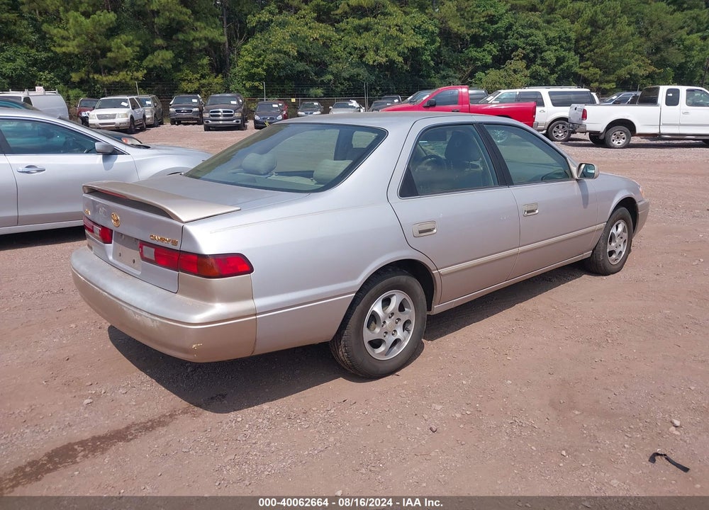 1998 TOYOTA CAMRY LE VIN: 4T1BG22KXWU352644