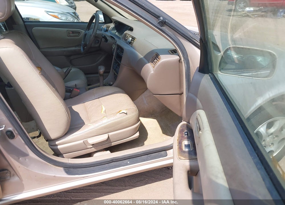 1998 TOYOTA CAMRY LE VIN: 4T1BG22KXWU352644