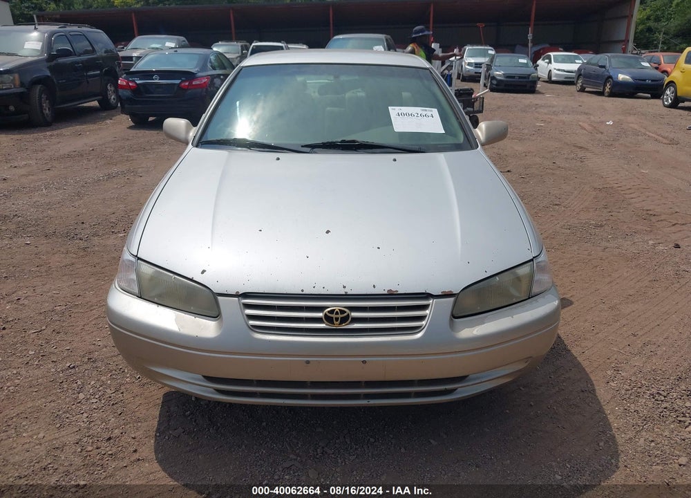 1998 TOYOTA CAMRY LE VIN: 4T1BG22KXWU352644