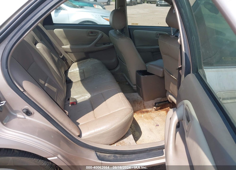 1998 TOYOTA CAMRY LE VIN: 4T1BG22KXWU352644