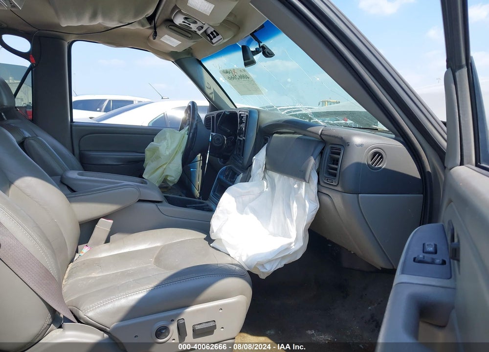 2004 CHEVROLET TAHOE LT VIN: 1GNEC13Z94R308354
