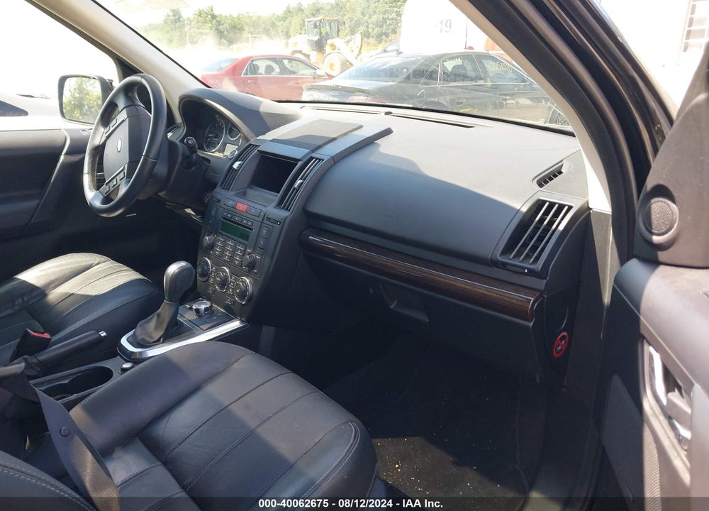 2011 LAND ROVER LR2 VIN: SALFR2BN2BH272891