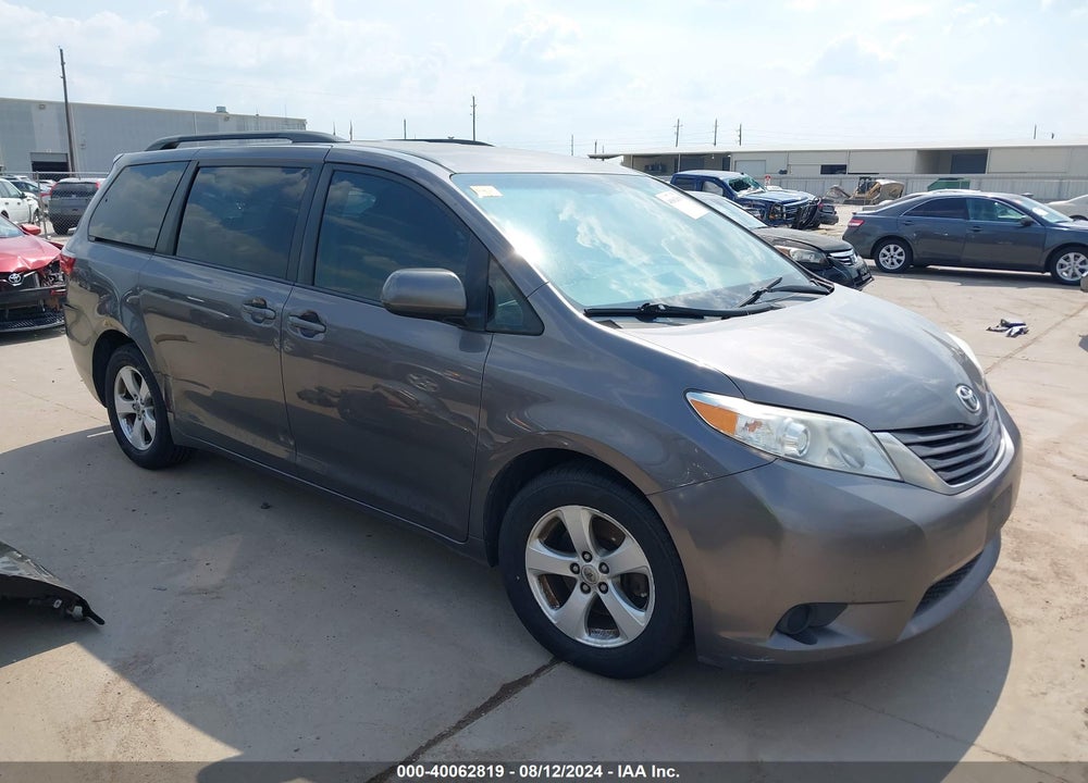 2017 TOYOTA SIENNA LE 8 PASSENGER VIN: 5TDKZ3DC9HS853087