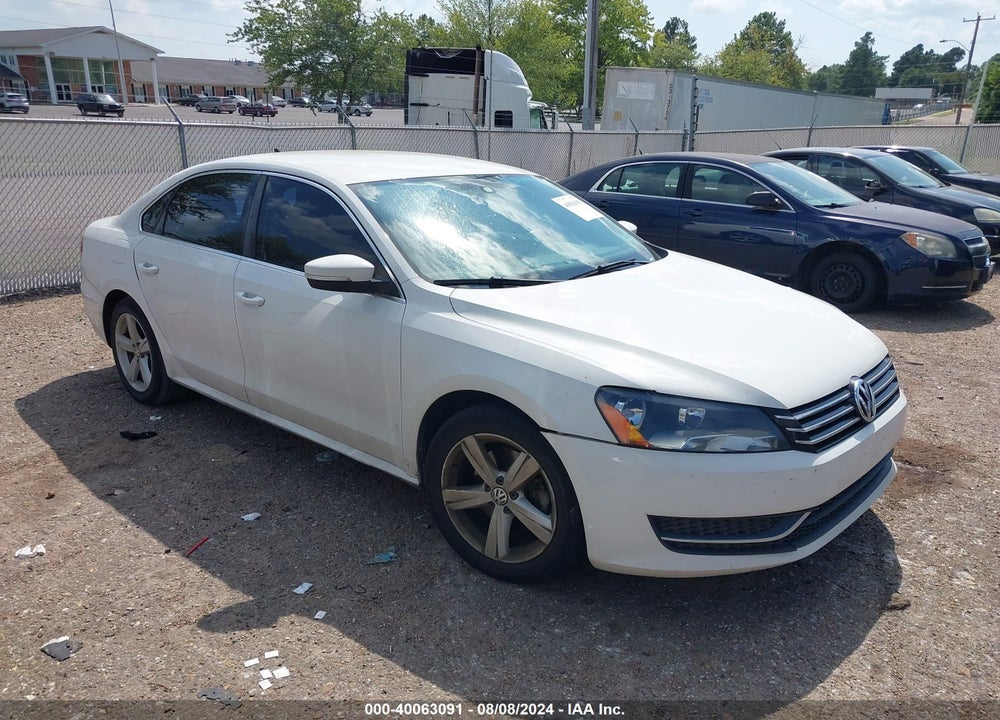 2013 VOLKSWAGEN PASSAT 2.5L SE VIN: 1VWBP7A33DC096133