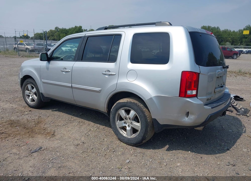 2011 HONDA PILOT EX-L VIN: 5FNYF4H62BB056401