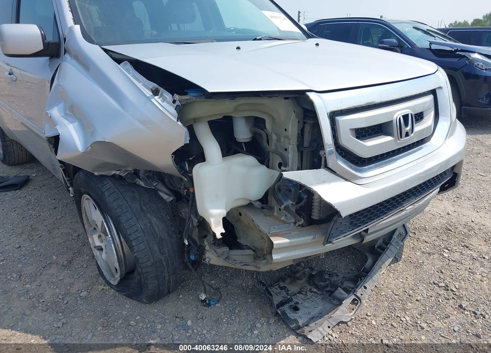 2011 HONDA PILOT EX-L VIN: 5FNYF4H62BB056401