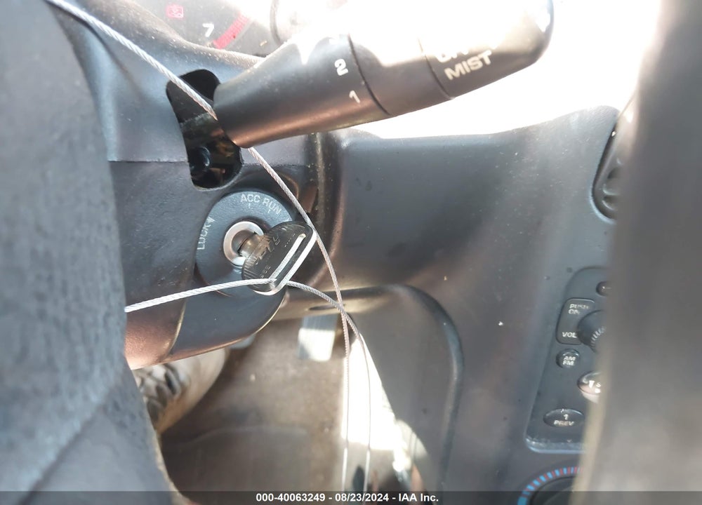 2000 SATURN SL1 VIN: 1G8ZH5283YZ144174
