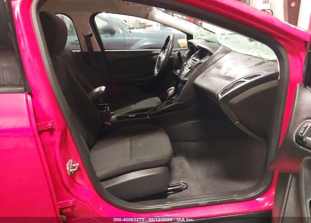2016 FORD FOCUS SE VIN: 1FADP3K26GL379453