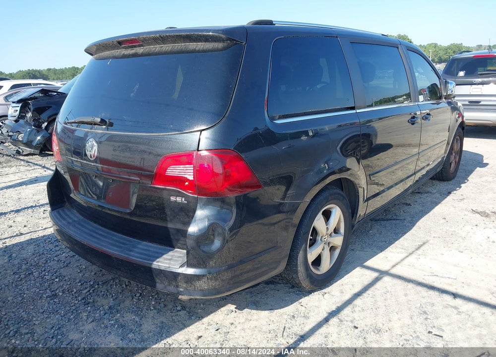 2009 VOLKSWAGEN ROUTAN SEL PREMIUM VIN: 2V8HW64X59R584141