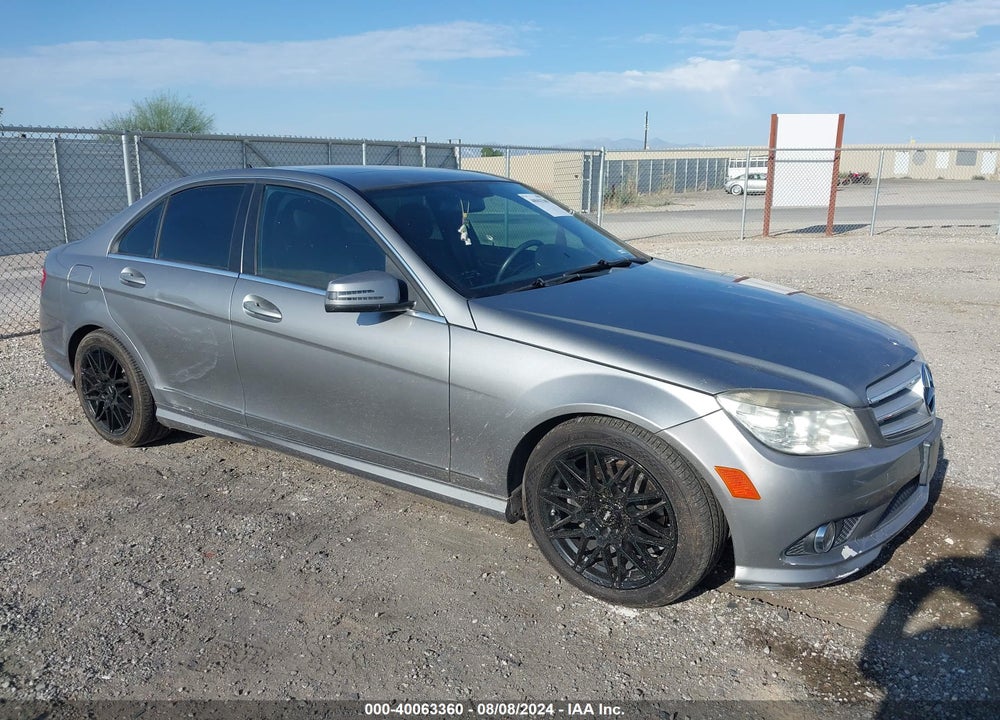 2010 MERCEDES-BENZ C 300 LUXURY/SPORT VIN: WDDGF5EB5AR113935