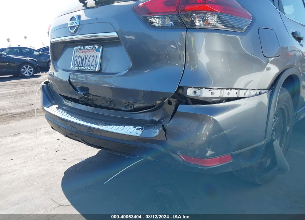 2018 NISSAN ROGUE S VIN: KNMAT2MT0JP539142