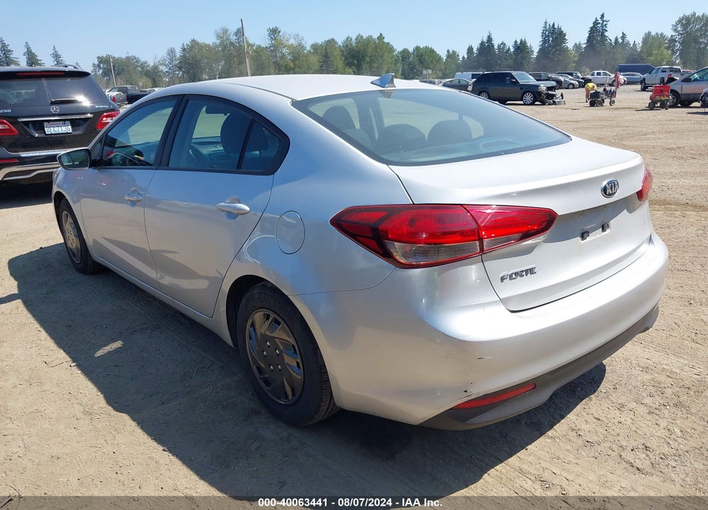 2018 KIA FORTE LX VIN: 3KPFK4A7XJE260843