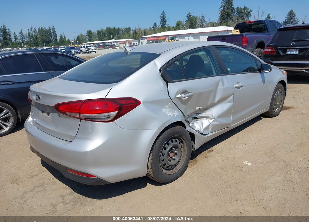2018 KIA FORTE LX VIN: 3KPFK4A7XJE260843