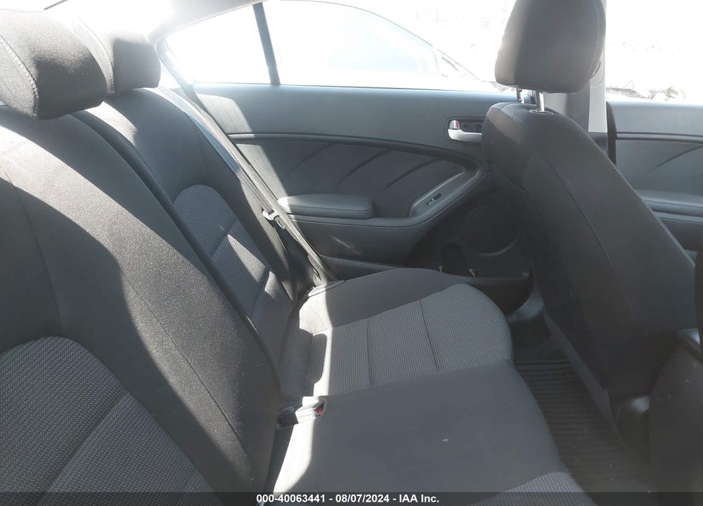 2018 KIA FORTE LX VIN: 3KPFK4A7XJE260843