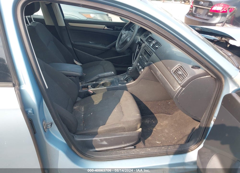 2012 VOLKSWAGEN PASSAT 2.5L S VIN: 1VWAP7A33CC062607