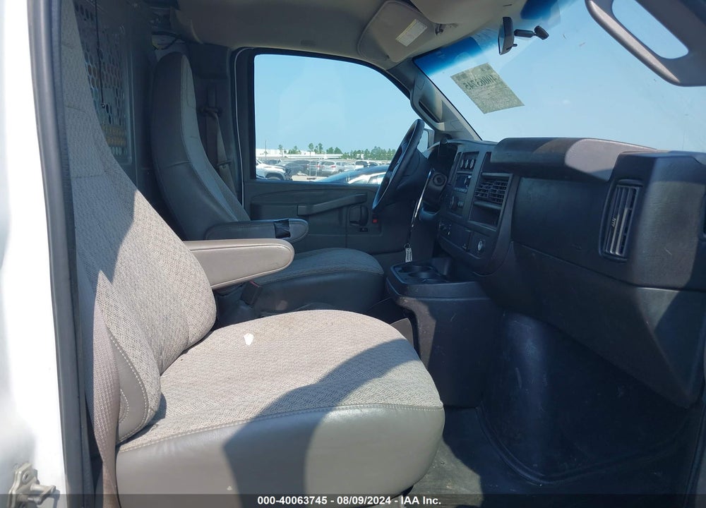 2017 GMC SAVANA 2500 VIN: 1GTW7AFF0H1911149