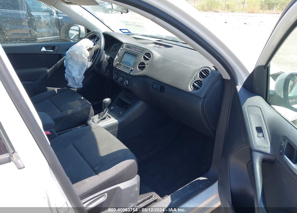 2017 VOLKSWAGEN TIGUAN 2.0T/2.0T S VIN: WVGAV7AX5HK041990