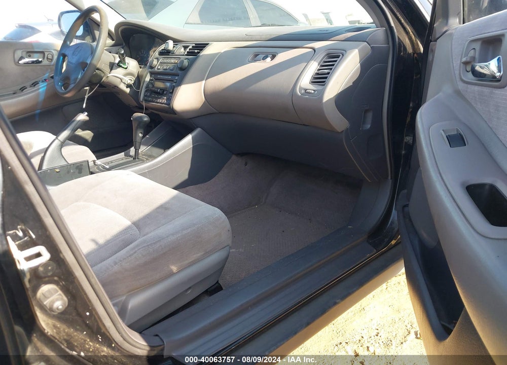 1999 HONDA ACCORD LX VIN: JHMCG6657XC013267