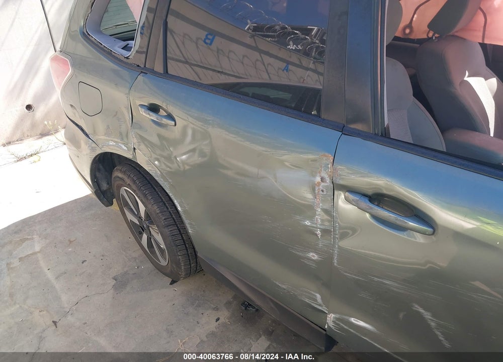 2018 SUBARU FORESTER 2.5I PREMIUM VIN: JF2SJAEC5JH578212