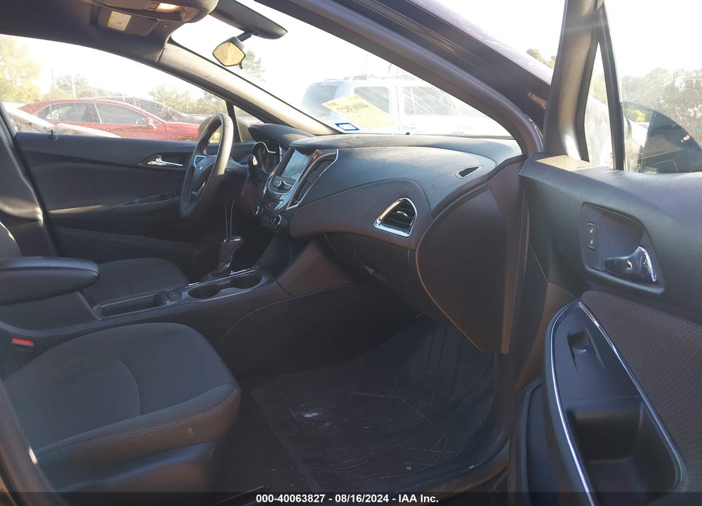 2019 CHEVROLET CRUZE LT VIN: 1G1BE5SM6K7141231