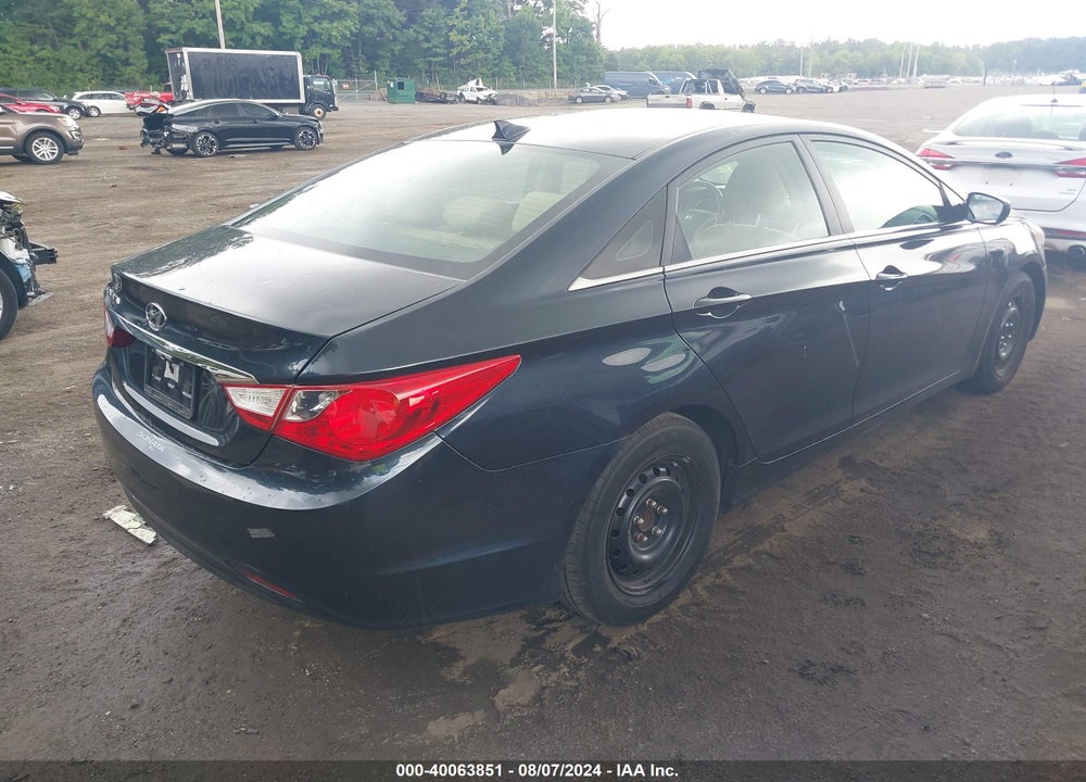 2013 HYUNDAI SONATA GLS VIN: 5NPEB4AC6DH548822