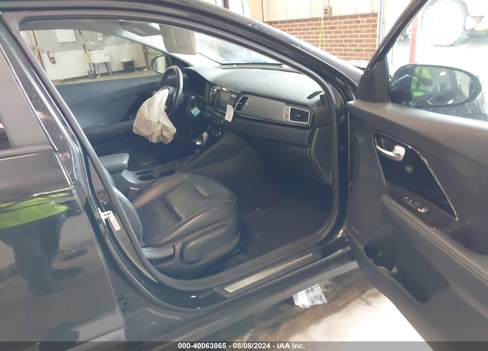 2017 KIA NIRO TOURING VIN: KNDCE3LC0H5051647