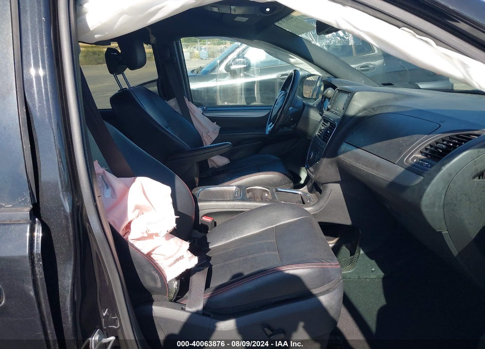2018 DODGE GRAND CARAVAN VIN: 2C4RDGEG5JR238055