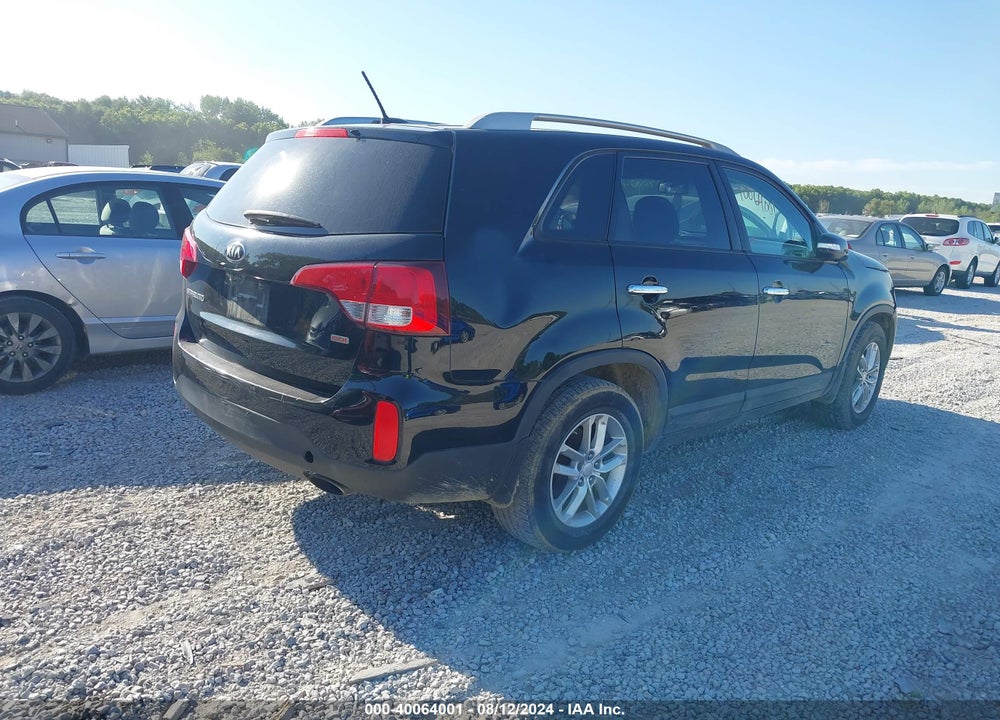2015 KIA SORENTO LX VIN: 5XYKT3A60FG565257
