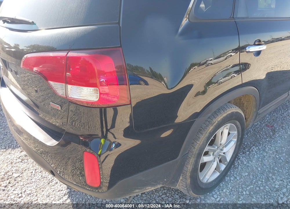 2015 KIA SORENTO LX VIN: 5XYKT3A60FG565257
