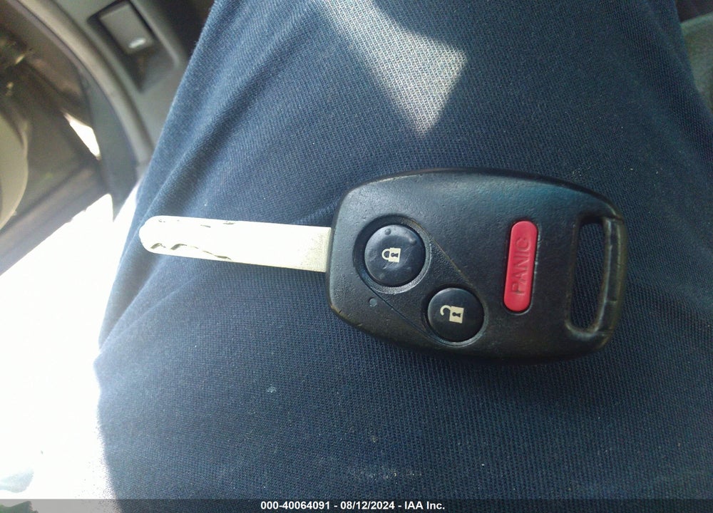 2006 HONDA PILOT EX-L VIN: 5FNYF285X6B026712