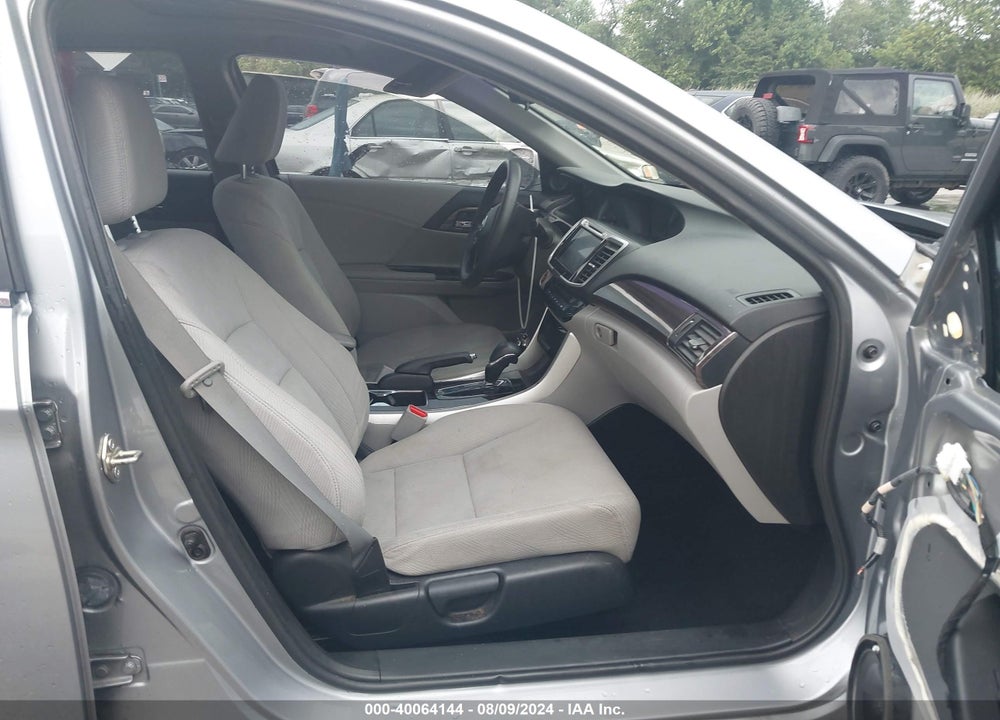 2017 HONDA ACCORD EX VIN: 1HGCR2F77HA252158