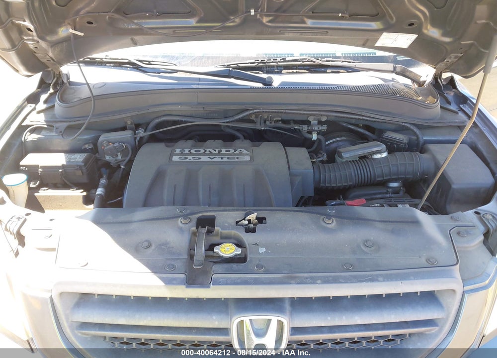 2005 HONDA PILOT VIN: 2HKYF18405H546533