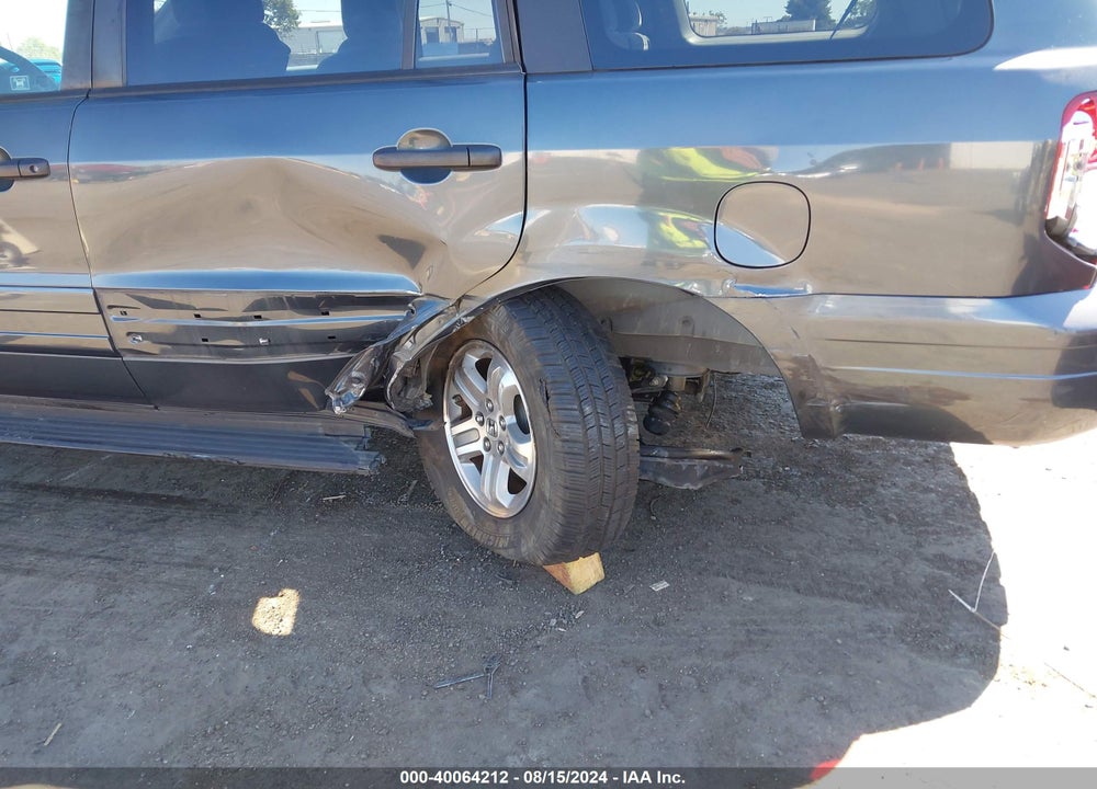 2005 HONDA PILOT VIN: 2HKYF18405H546533