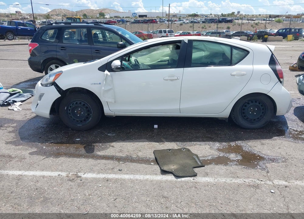2016 TOYOTA PRIUS C TWO VIN: JTDKDTB34G1123097