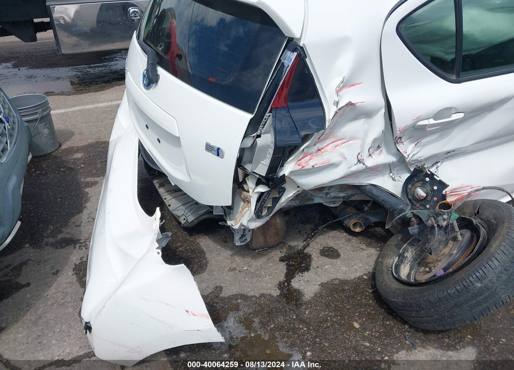 2016 TOYOTA PRIUS C TWO VIN: JTDKDTB34G1123097