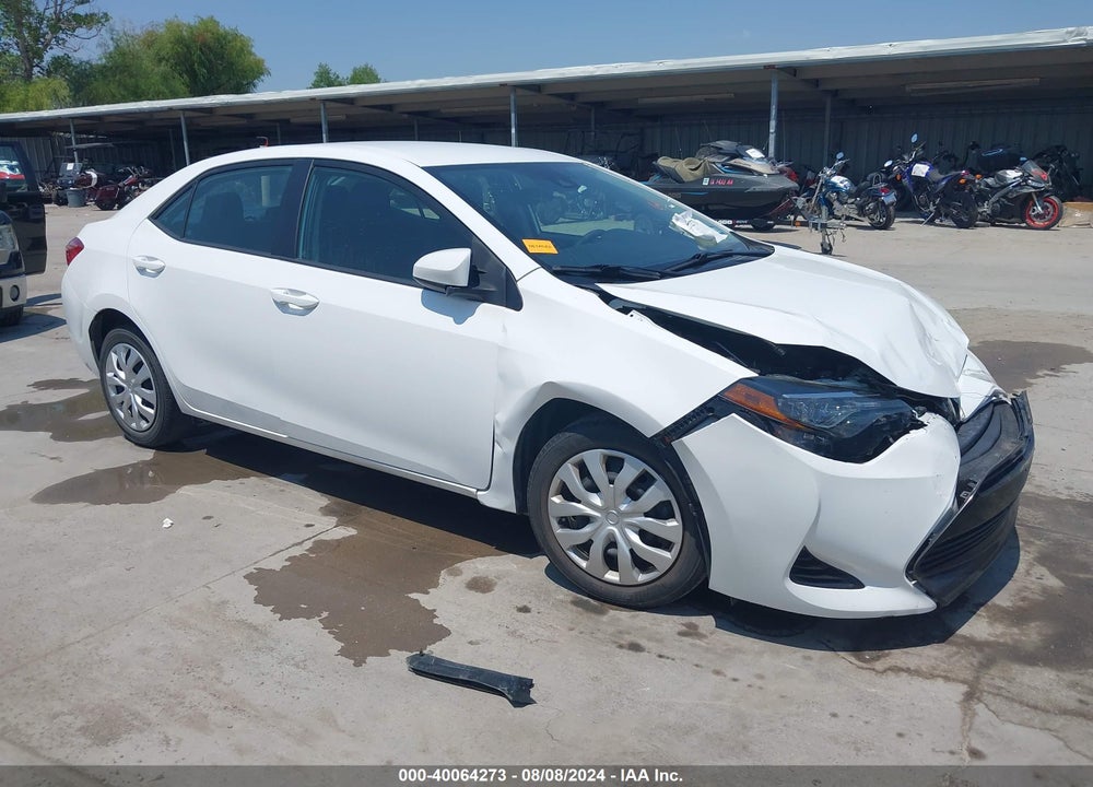2018 TOYOTA COROLLA LE VIN: 2T1BURHE3JC086624