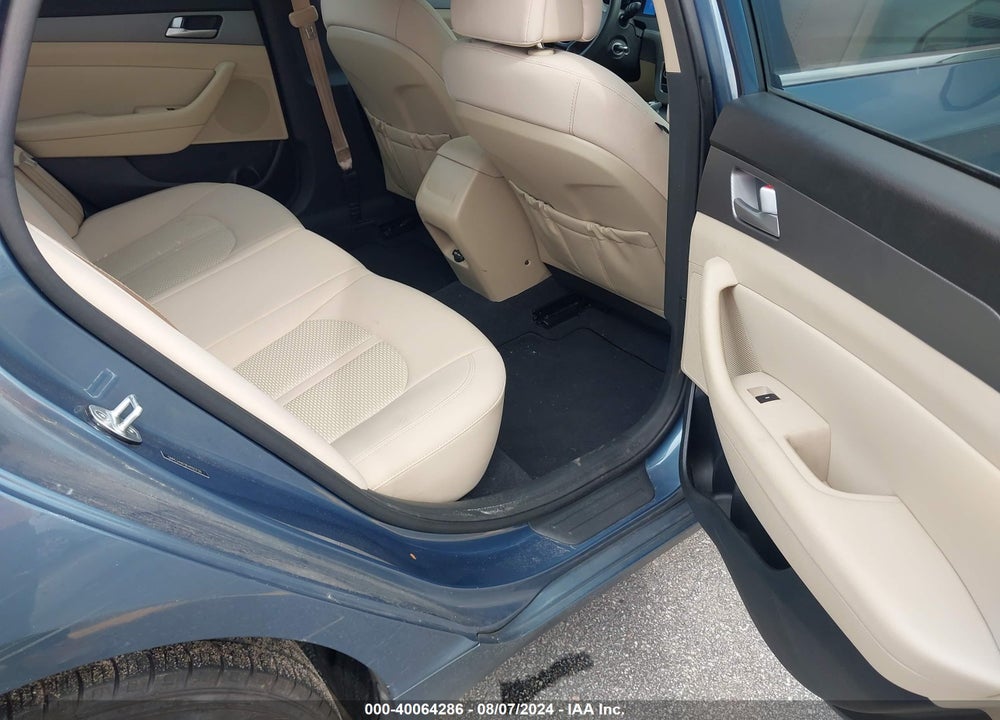 2015 HYUNDAI SONATA SE VIN: 5NPE24AF0FH193739