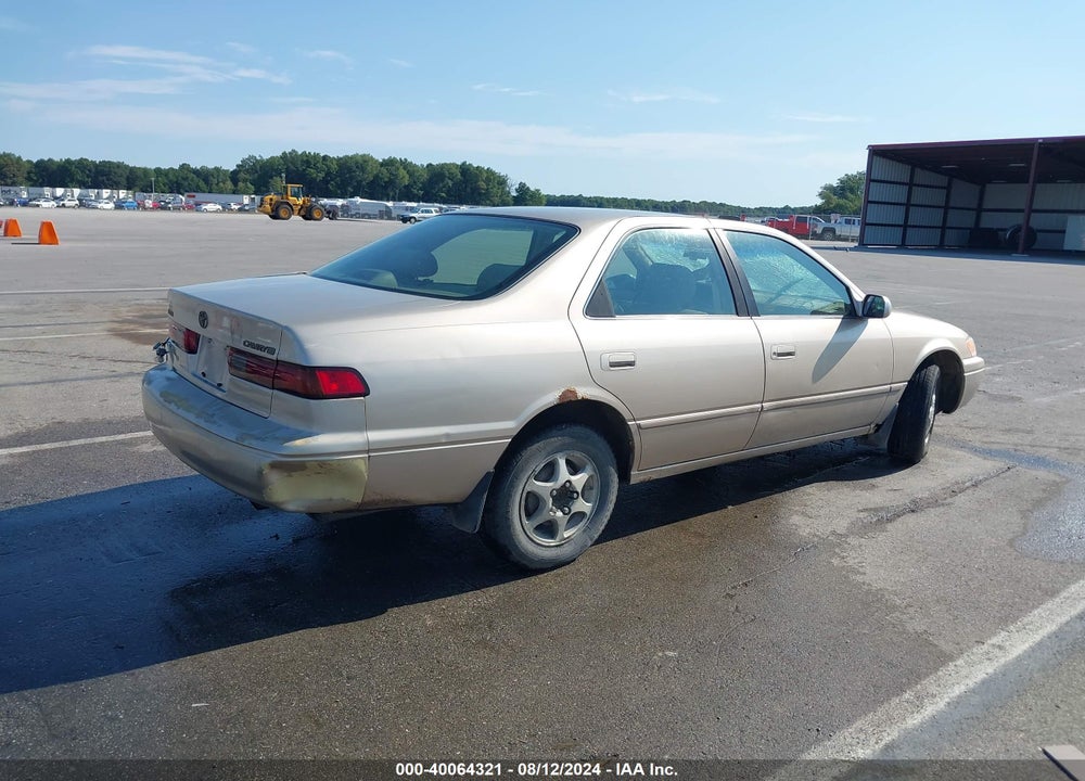 1997 TOYOTA CAMRY XLE VIN: JT2BG22K8V0100829