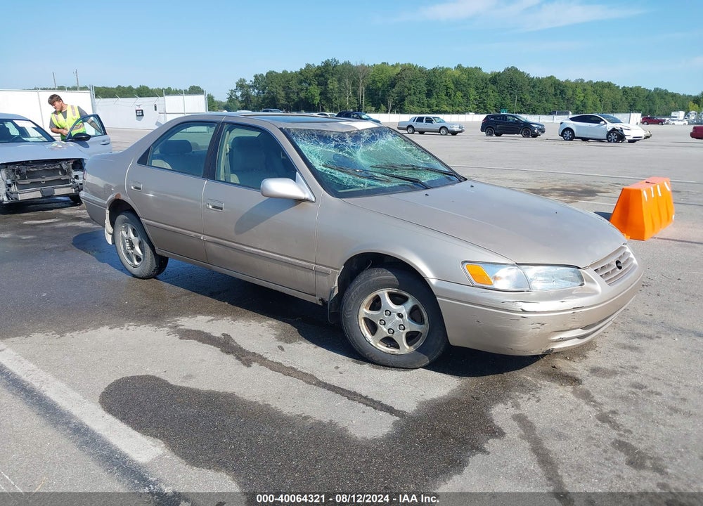 1997 TOYOTA CAMRY XLE VIN: JT2BG22K8V0100829
