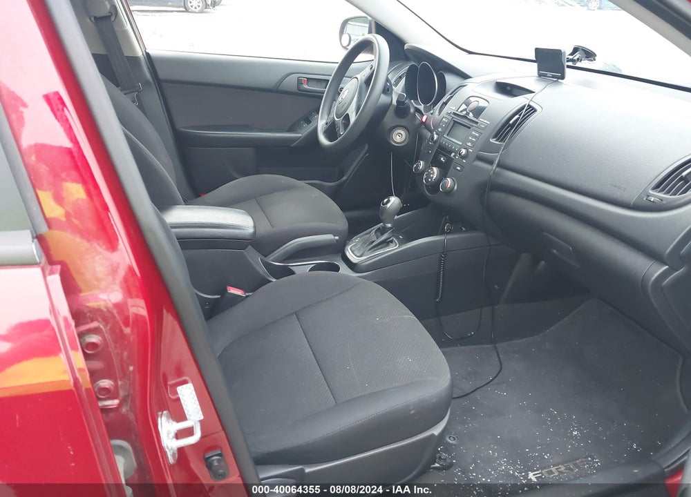 2011 KIA FORTE EX VIN: KNAFU5A29B5424713