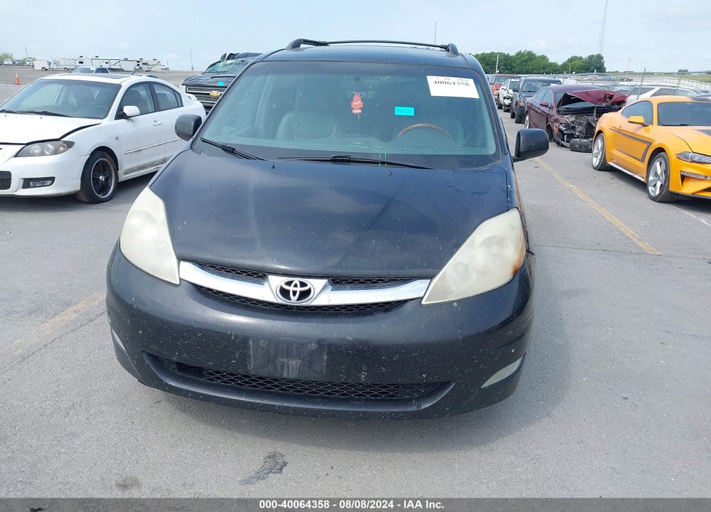 2010 TOYOTA SIENNA LIMITED VIN: 5TDYK4CC2AS320851