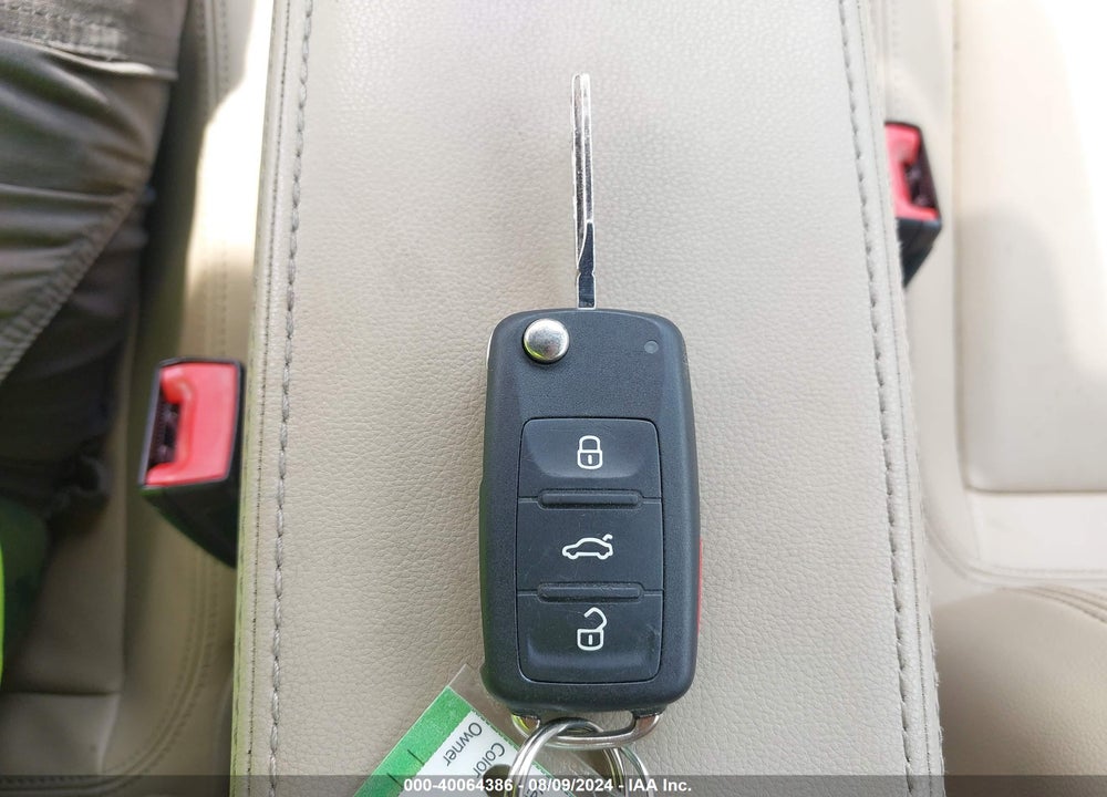 2014 VOLKSWAGEN BEETLE 1.8T VIN: 3VW517AT7EM823773