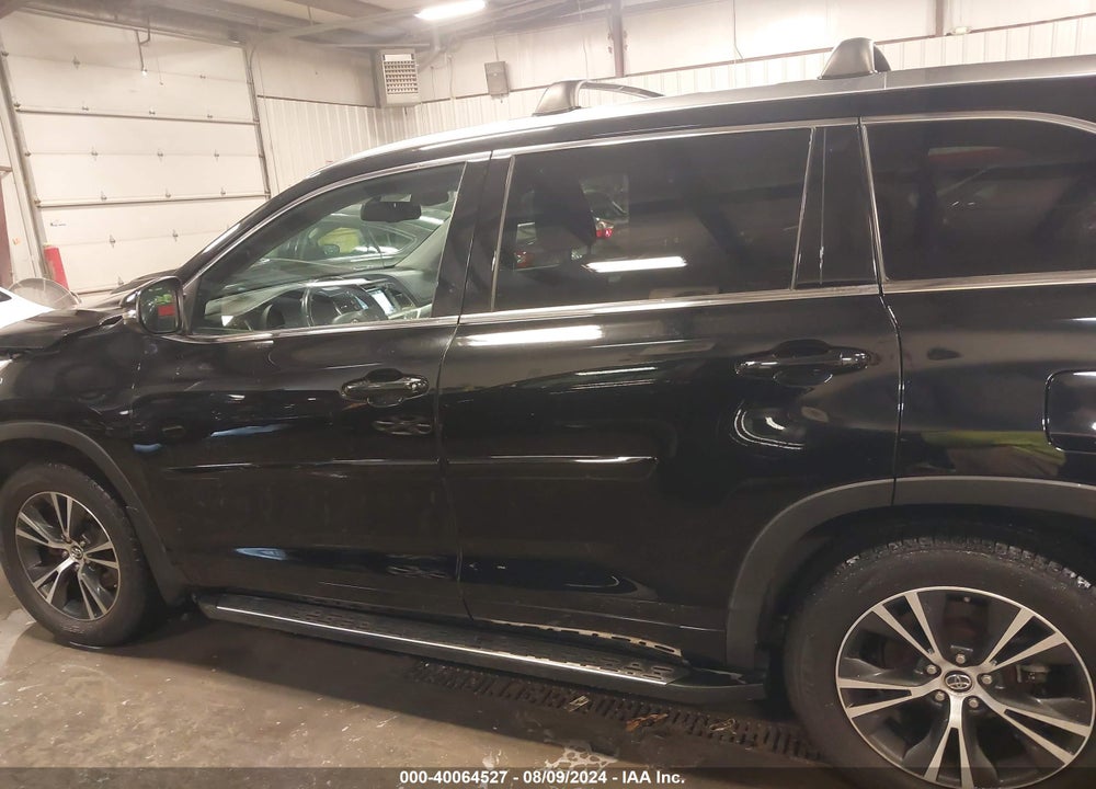 2016 TOYOTA HIGHLANDER XLE V6 VIN: 5TDJKRFH9GS263899