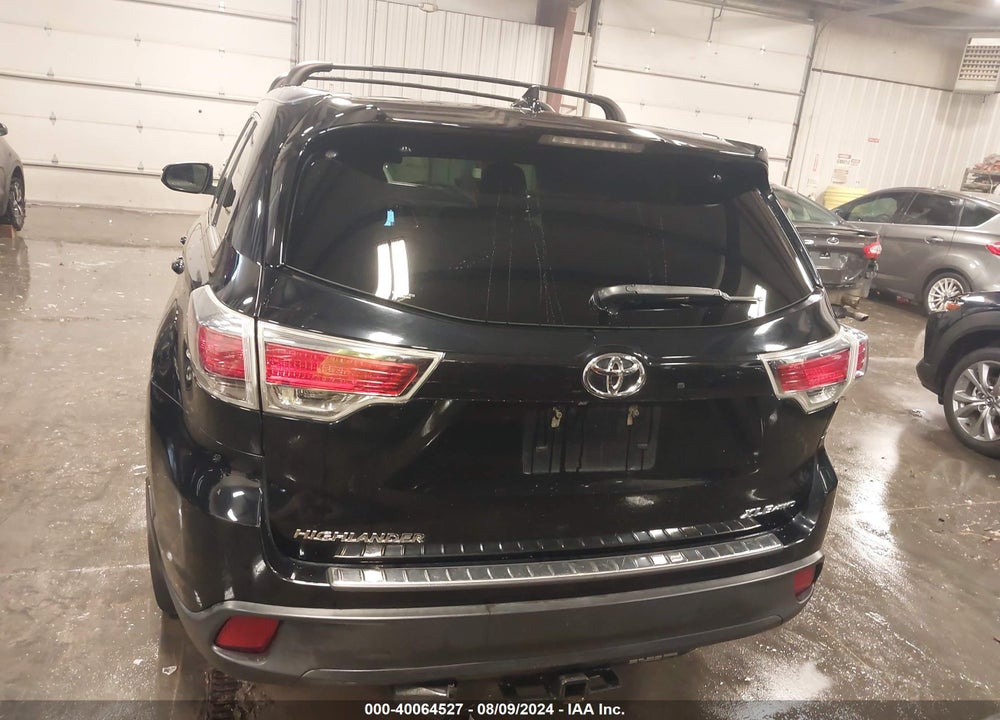 2016 TOYOTA HIGHLANDER XLE V6 VIN: 5TDJKRFH9GS263899