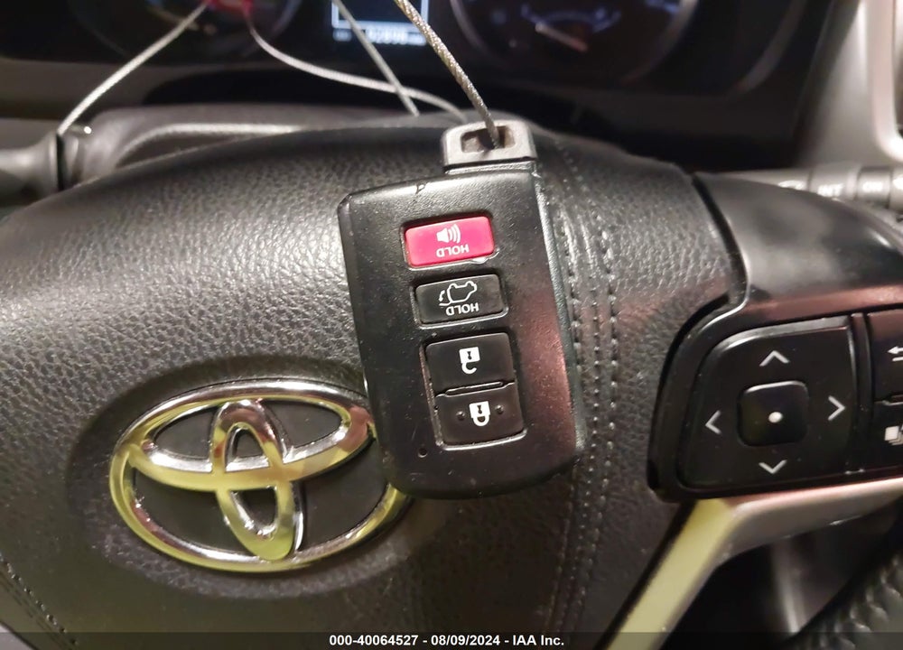 2016 TOYOTA HIGHLANDER XLE V6 VIN: 5TDJKRFH9GS263899