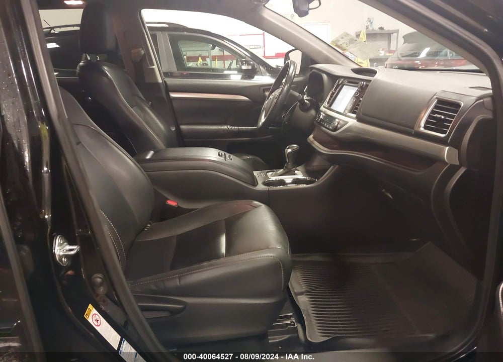 2016 TOYOTA HIGHLANDER XLE V6 VIN: 5TDJKRFH9GS263899