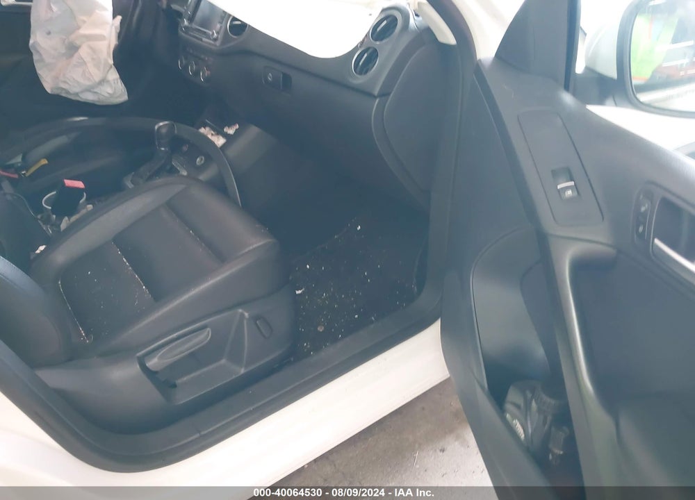 2014 VOLKSWAGEN TIGUAN SE VIN: WVGBV3AX5EW547885
